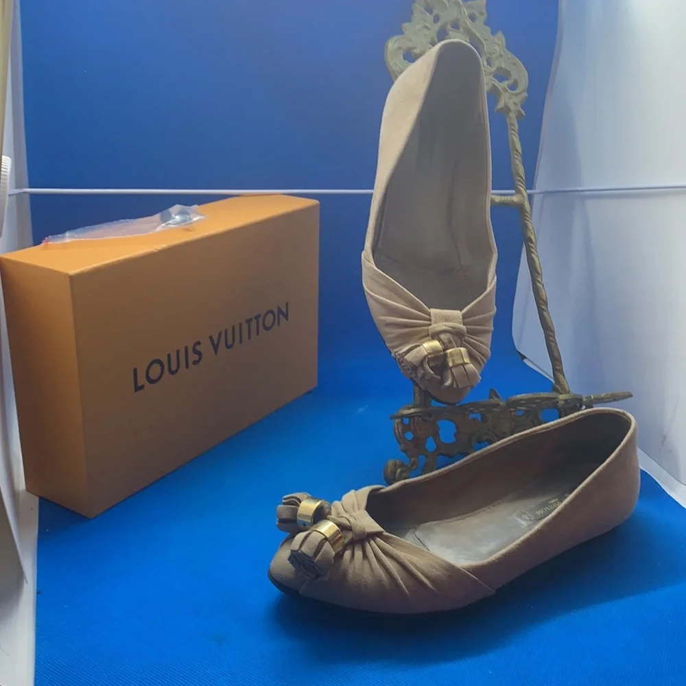 Louis Vuitton MA0141‎ Suede Flat Pumps 34.5 Ladies Beige